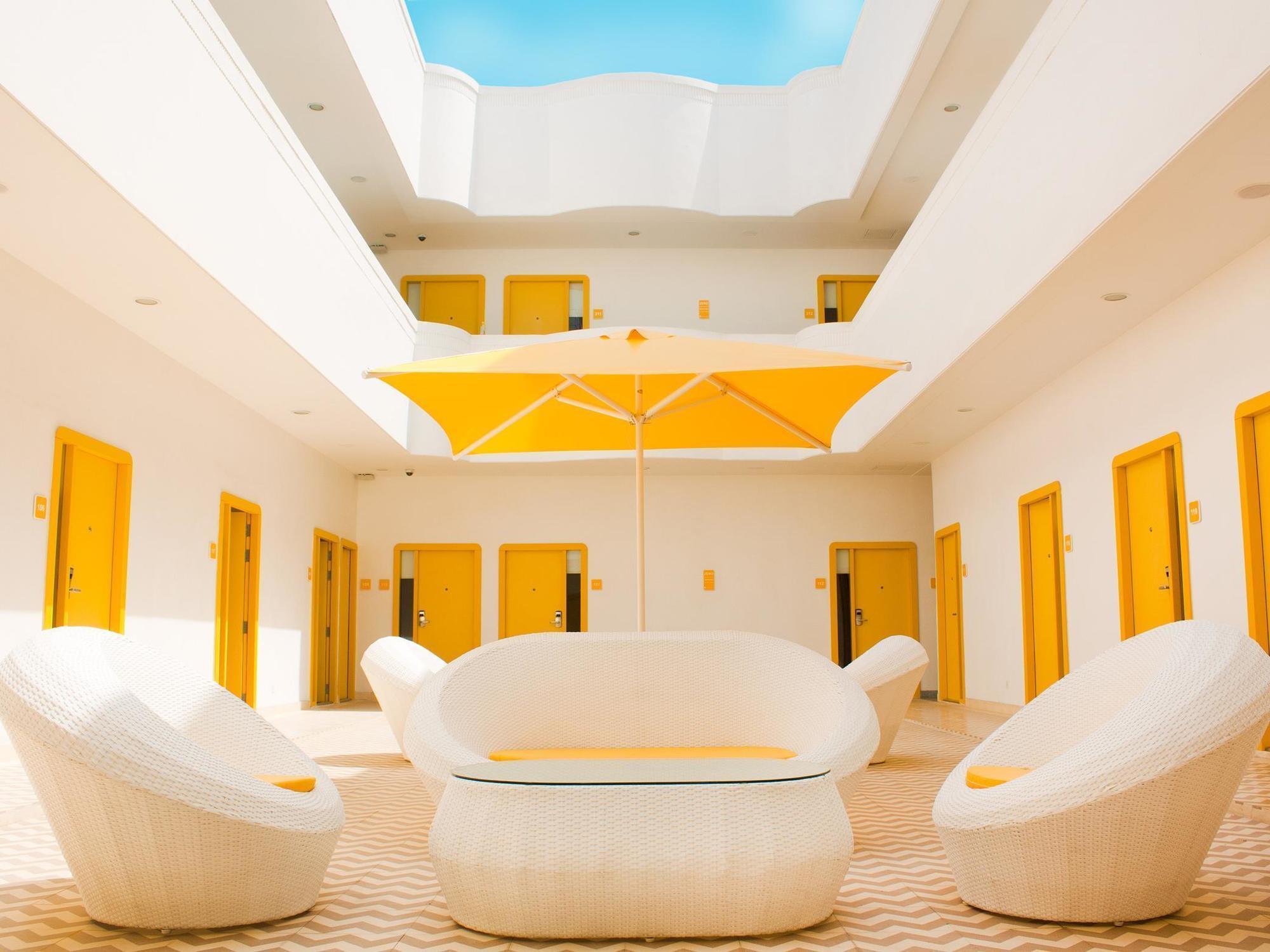 Bloomrooms @ Railway Station Hotel 3*